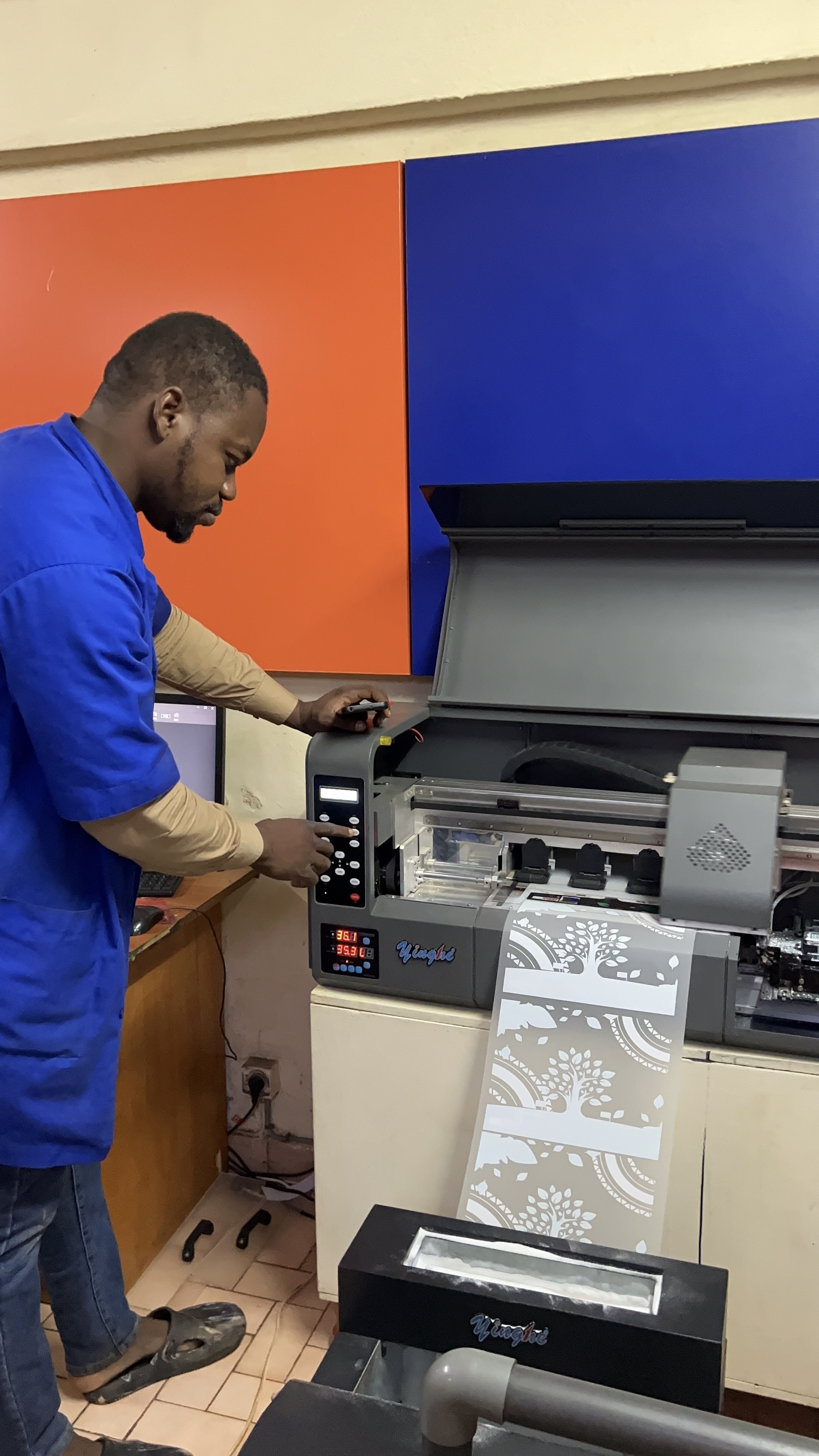 Techniciens & Équipements Africa Print